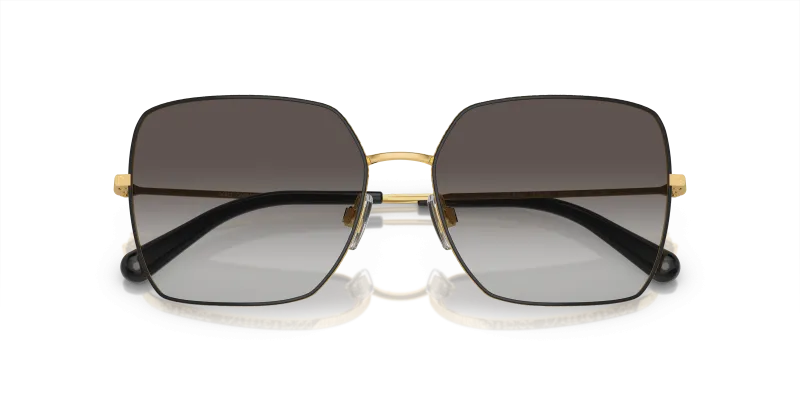 แว่นกันแดด Dolce & Gabbana DG2242-13348G close-up ด้านหน้า