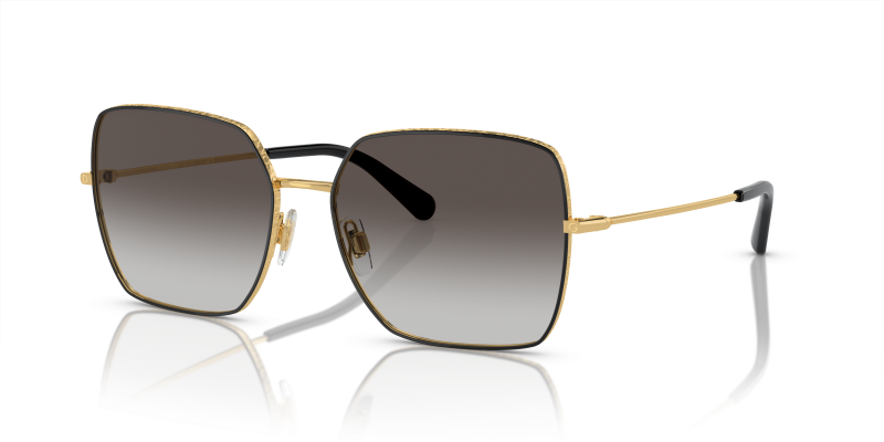 แว่นกันแดด Dolce & Gabbana DG2242-13348G มุมเฉียง สีดำ สำหรับผู้หญิง