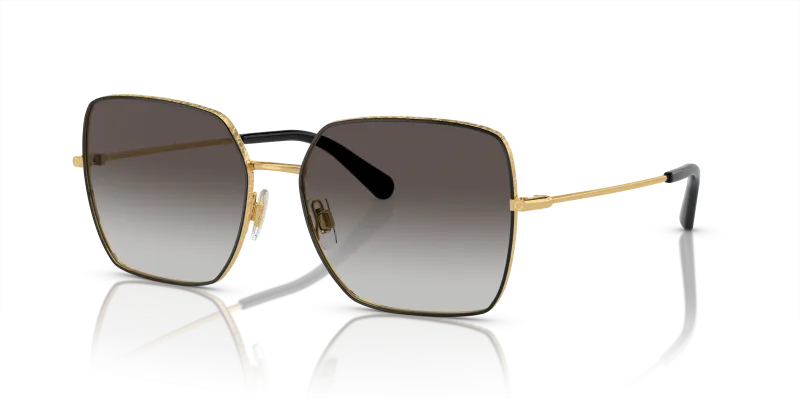 แว่นกันแดด Dolce & Gabbana DG2242-13348G มุมเฉียง สีดำ สำหรับผู้หญิง