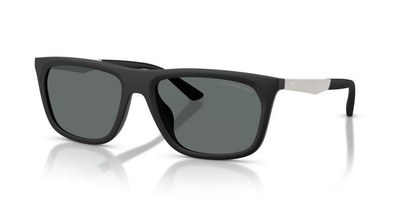 แว่นกันแดด Emporio Armani EA4272U-500181 มุมเฉียง สีดำด้าน สำหรับผู้ชาย