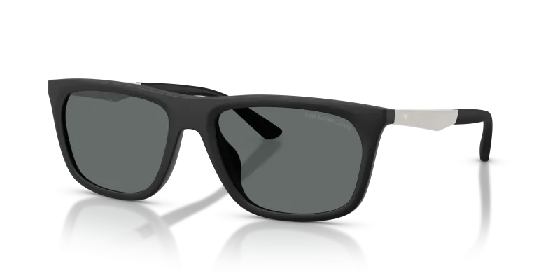 แว่นกันแดด Emporio Armani EA4272U-500181 มุมเฉียง สีดำด้าน สำหรับผู้ชาย