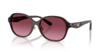 แว่นกันแดด Coach HC8445D-59158H มุมเฉียง สีเมอร์ลอทมิลค์กี้ สำหรับผู้หญิง