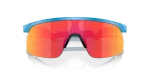 แว่นกันแดด Oakley Resistor OJ9010-05 Sky Blue Prizm Ruby แว่นกันแดด Oakley OJ9010-05 close-up ด้านหน้า