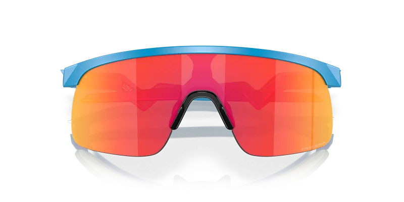 แว่นกันแดด Oakley OJ9010-05 close-up ด้านหน้า