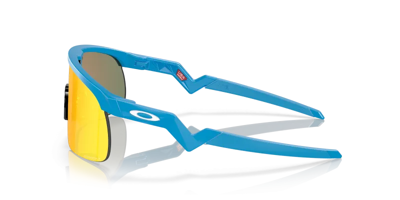 แว่นกันแดด Oakley OJ9010-05 มุมข้าง ขาแว่นฟ้าสีคราม