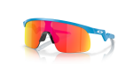 แว่นกันแดด Oakley OJ9010-05 มุมเฉียง ฟ้าสีคราม สำหรับเด็กผู้ชาย