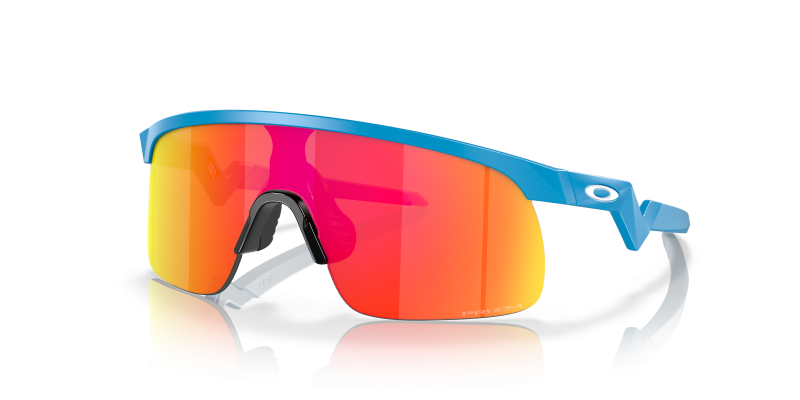 แว่นกันแดด Oakley OJ9010-05 มุมเฉียง ฟ้าสีคราม สำหรับเด็กผู้ชาย