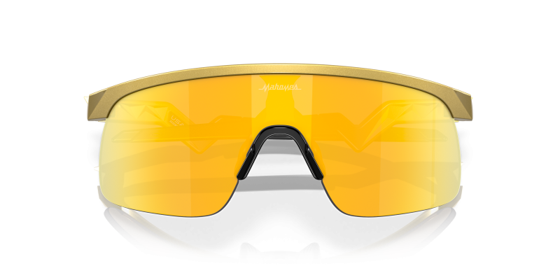 แว่นกันแดด Oakley OJ9010-08 close-up ด้านหน้า