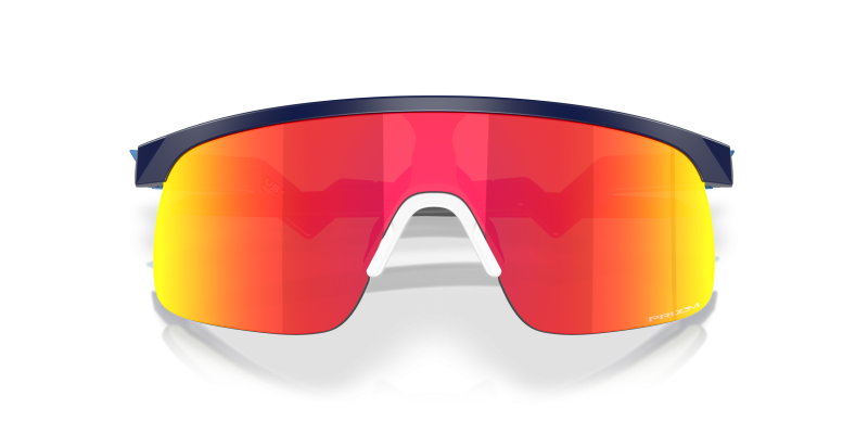 แว่นกันแดด Oakley OJ9010-34 close-up ด้านหน้า