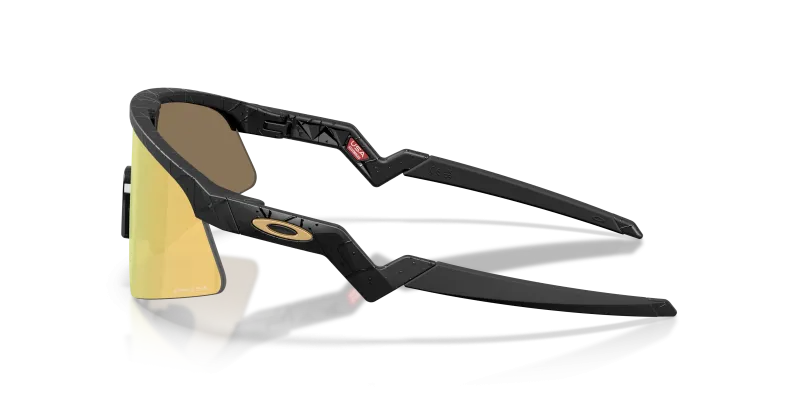 แว่นกันแดด Oakley OJ9015-13 มุมข้าง ขาแว่นสี Matte Black Splatter