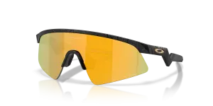 แว่นกันแดด Oakley OJ9015-13 มุมเฉียง สี Matte Black Splatter สำหรับเด็กทุกเพศ