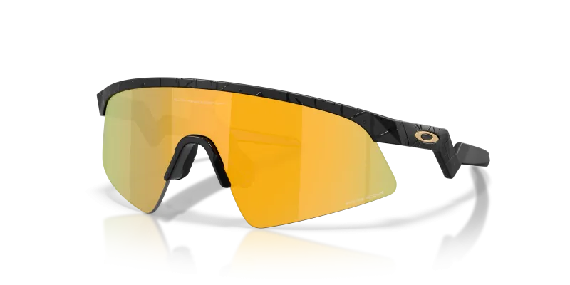 แว่นกันแดด Oakley OJ9015-13 มุมเฉียง สี Matte Black Splatter สำหรับเด็กทุกเพศ