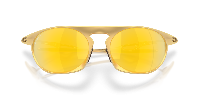 แว่นกันแดด Oakley OO4065-06 close-up ด้านหน้า