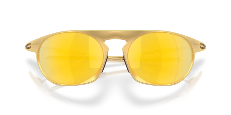 แว่นกันแดด Oakley OO4065-06 close-up ด้านหน้า