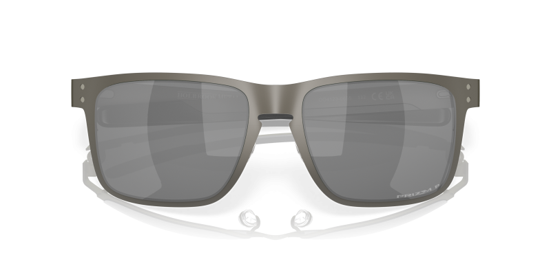 แว่นกันแดด Oakley OO4123-06 close-up ด้านหน้า