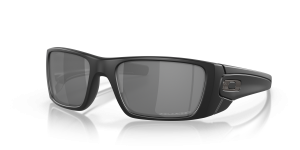 แว่นกันแดด Oakley OO9096-B3 มุมเฉียง สี Cerakote Graphite Black สำหรับผู้ชาย