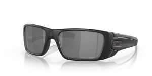 แว่นกันแดด Oakley OO9096-B3 มุมเฉียง สี Cerakote Graphite Black สำหรับผู้ชาย