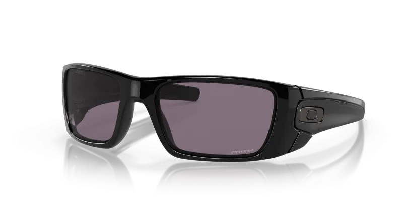 แว่นกันแดด Oakley Fuel Cell OO9096-K2 Polished Black Prizm Grey แว่นกันแดด Oakley OO9096-K2 มุมเฉียง สีดำขัดเงา สำหรับผู้ชาย