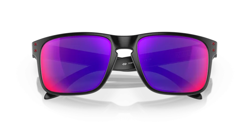 แว่นกันแดด Oakley OO9102-36 close-up ด้านหน้า