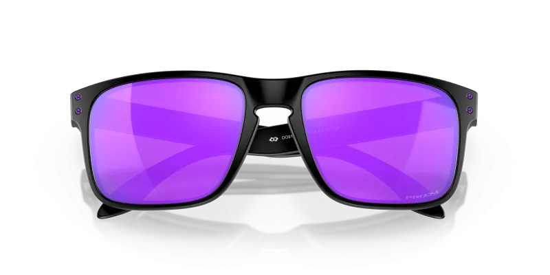 แว่นกันแดด Oakley OO9102-K6 close-up ด้านหน้า