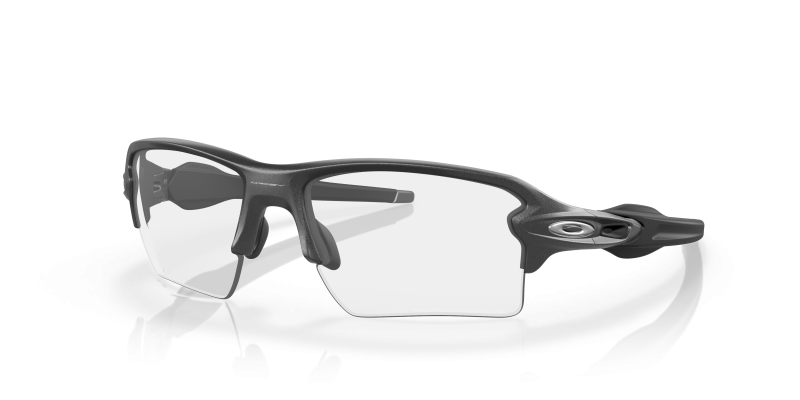 แว่นกันแดด Oakley Flak 2.0 XL OO9188-16 Steel Clear Photochromic แว่นกันแดด Oakley OO9188-16 มุมเฉียง สีเหล็ก สำหรับผู้ชาย