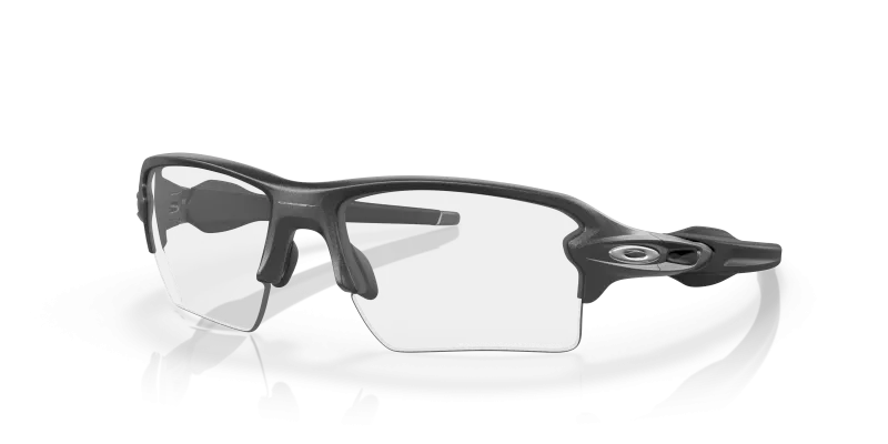 แว่นกันแดด Oakley Flak 2.0 XL OO9188-16 Steel Clear Photochromic แว่นกันแดด Oakley OO9188-16 มุมเฉียง สีเหล็ก สำหรับผู้ชาย