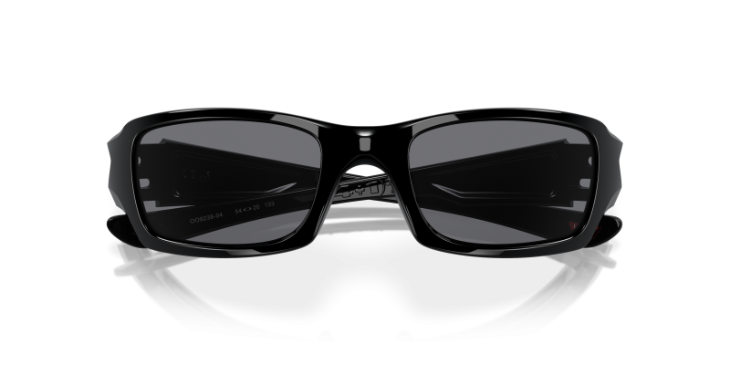 แว่นกันแดด Oakley OO9238-04 close-up ด้านหน้า