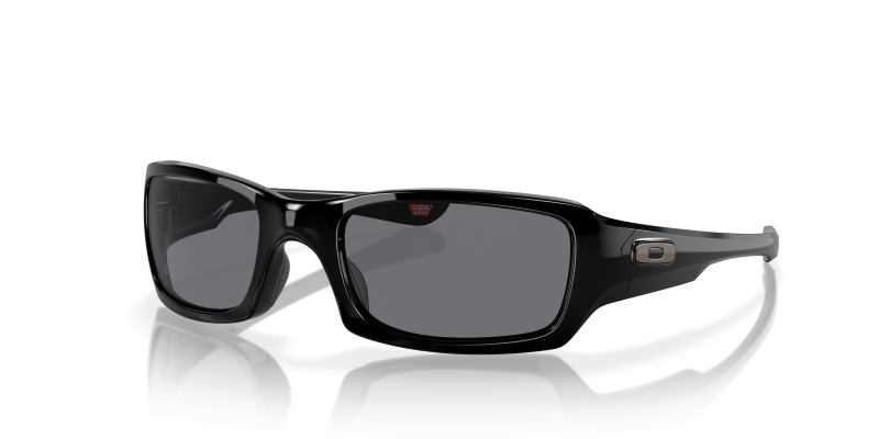 แว่นกันแดด Oakley OO9238-04 มุมเฉียง สีดำขัดเงา สำหรับผู้ชาย