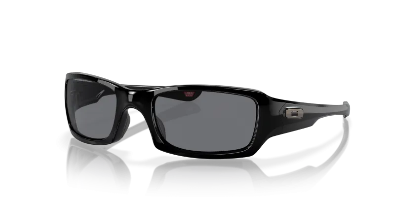 แว่นกันแดด Oakley OO9238-04 มุมเฉียง สีดำขัดเงา สำหรับผู้ชาย