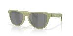 แว่นกันแดด Oakley OO9245-E9 มุมเฉียง สี Matte Fern สำหรับผู้ชาย