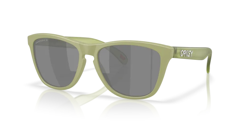 แว่นกันแดด Oakley OO9245-E9 มุมเฉียง สี Matte Fern สำหรับผู้ชาย