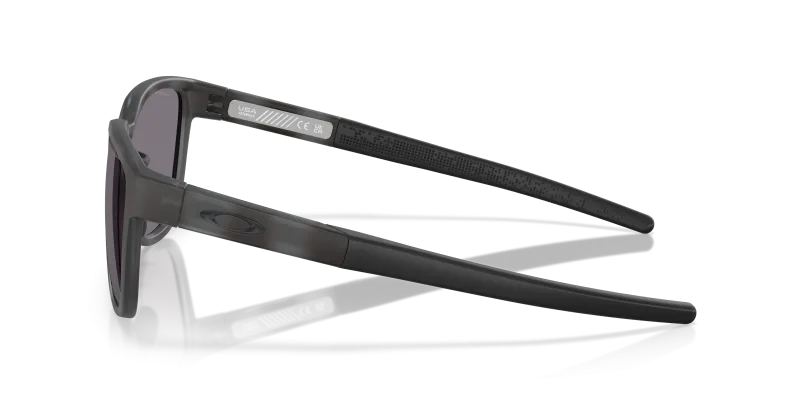 แว่นกันแดด Oakley OO9250A-10 มุมข้าง ขาแว่นสีเต่าหินขัดด้านโปร่งใสด้าน