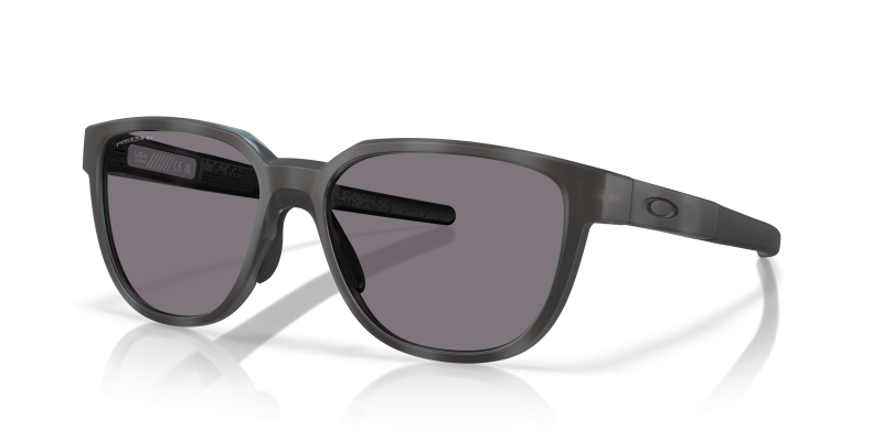 แว่นกันแดด Oakley OO9250A-10 มุมเฉียง สีเต่าหินขัดด้านโปร่งใสด้าน สำหรับผู้ชาย