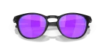 แว่นกันแดด Oakley Latch OO9265-55 Matte Black Prizm Violet แว่นกันแดด Oakley OO9265-55 close-up ด้านหน้า