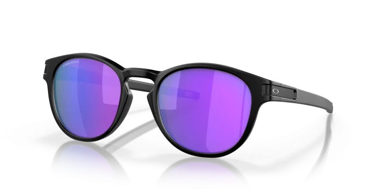 แว่นกันแดด Oakley Latch OO9265-55 Matte Black Prizm Violet แว่นกันแดด Oakley OO9265-55 มุมเฉียง สีดำด้าน สำหรับผู้ชาย