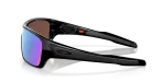 แว่นกันแดด Oakley OO9307-08 มุมข้าง ขาแว่นสีดำขัดเงา