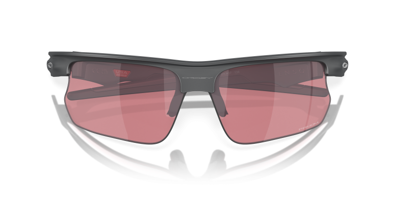 แว่นกันแดด Oakley OO9400-07 close-up ด้านหน้า
