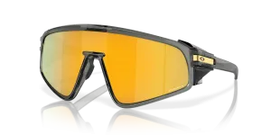 แว่นกันแดด Oakley OO9404-05 มุมเฉียง สีเทาสโมค สำหรับผู้ใช้ทุกเพศ