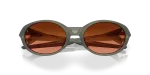 แว่นกันแดด Oakley OO9438-26 close-up ด้านหน้า