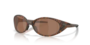 แว่นกันแดด Oakley OO9438-39 มุมเฉียง สีอำพันเข้มเบงกอล สำหรับผู้ชาย
