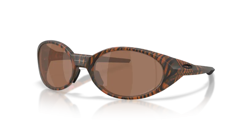 แว่นกันแดด Oakley OO9438-39 มุมเฉียง สีอำพันเข้มเบงกอล สำหรับผู้ชาย
