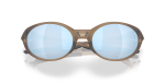 แว่นกันแดด Oakley Eyejacket Redux OO9438-45 Matte Brown Smoke Prizm Deep Water Polarized แว่นกันแดด Oakley OO9438-45 close-up ด้านหน้า