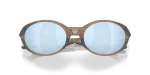 แว่นกันแดด Oakley OO9438-45 close-up ด้านหน้า