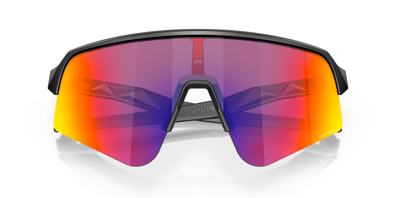 แว่นกันแดด Oakley OO9465-01 close-up ด้านหน้า
