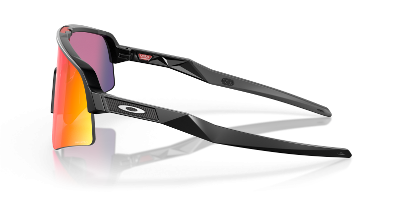แว่นกันแดด Oakley OO9465-01 มุมข้าง ขาแว่นสีดำด้าน