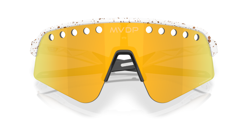 แว่นกันแดด Oakley OO9465-33 close-up ด้านหน้า