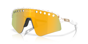 แว่นกันแดด Oakley OO9465-33 มุมเฉียง แดง/สีทองลายหยด สำหรับผู้ชาย