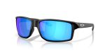 แว่นกันแดด Oakley Gibston XL OO9470-03 Matte Black Prizm Sapphire แว่นกันแดด Oakley OO9470-03 มุมเฉียง สีดำด้าน สำหรับผู้ชาย