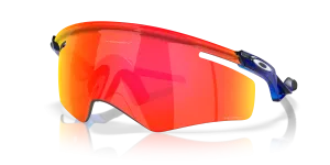 แว่นกันแดด Oakley OO9481D-05 มุมเฉียง สีน้ำเงินคริสตัล สำหรับผู้ใช้ทุกเพศ