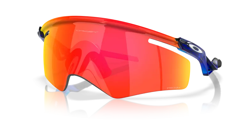 แว่นกันแดด Oakley Qntm Kato OO9481D-05 Crystal Blue Prizm Ruby แว่นกันแดด Oakley OO9481D-05 มุมเฉียง สีน้ำเงินคริสตัล สำหรับผู้ใช้ทุกเพศ